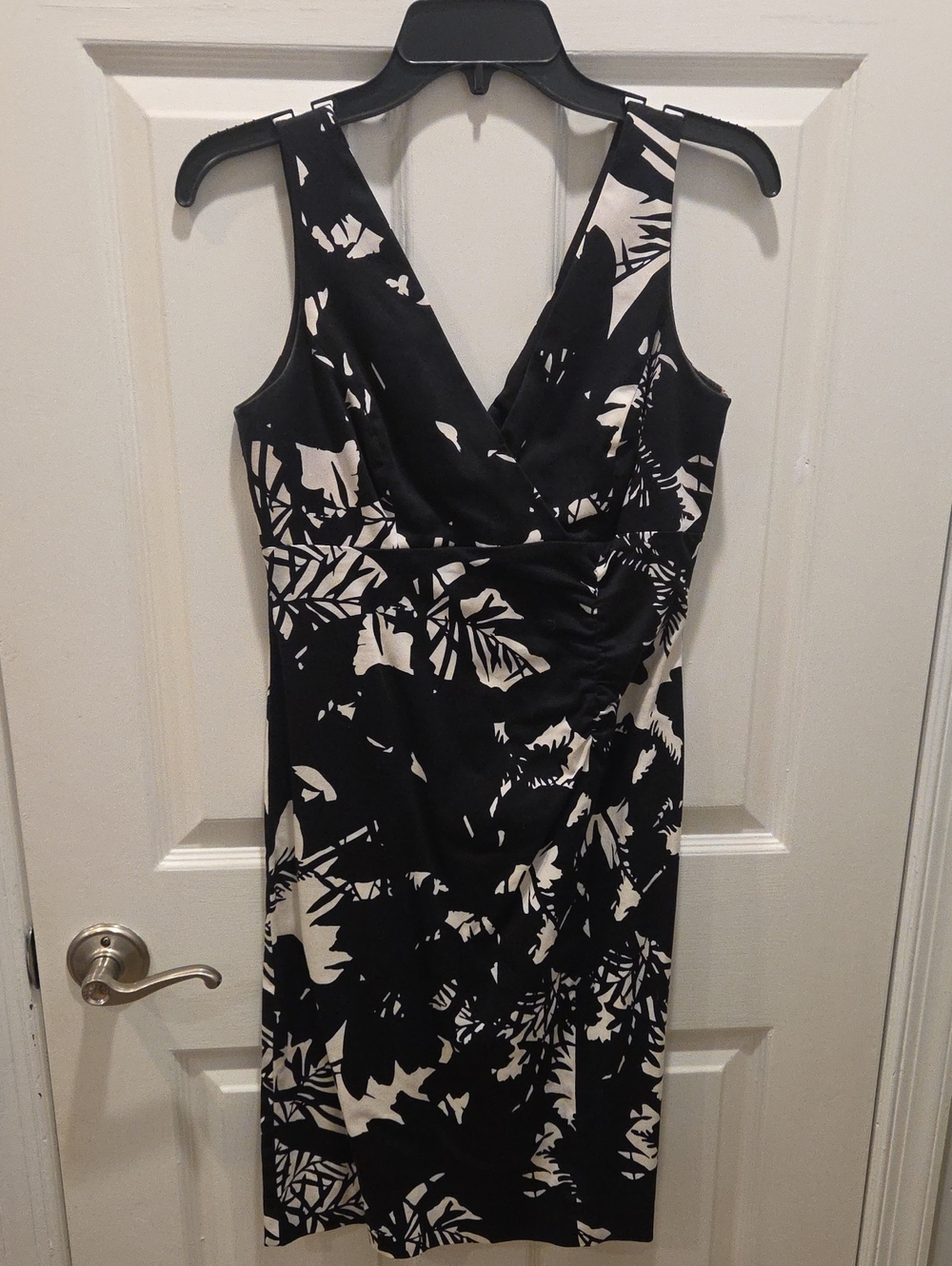 Donna Ricco Black and White Floral Wrap-Style Midi Dress
